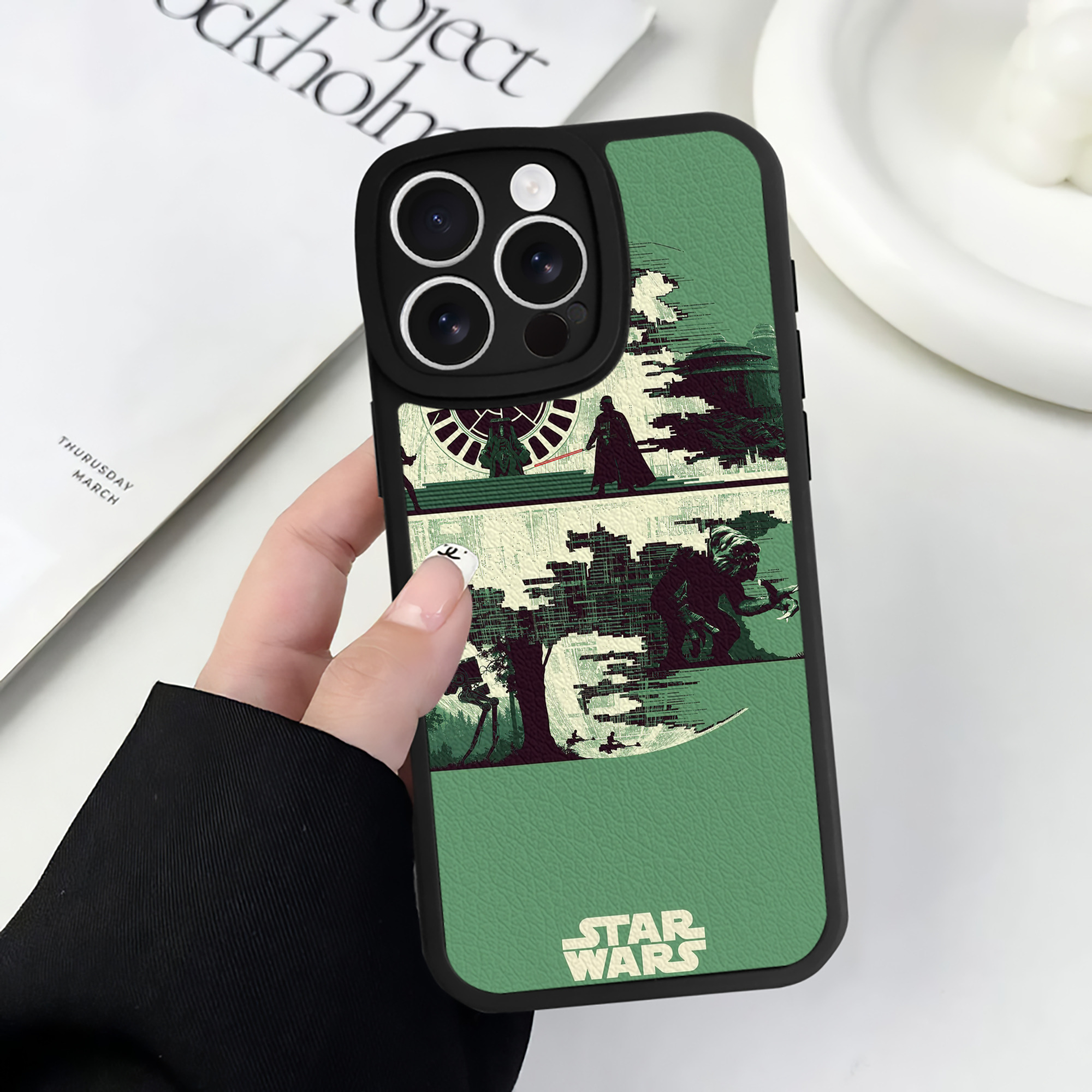 （画像用） スター・ウォーズ Star Wars 【iPhone 16シリーズ対応】シリコンスマホケース（レザー調） 材質：シリコン